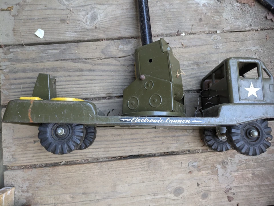 N-2400 Electronic Cannon Toy Truck 1950's Battery Op Vintage Nylint NOT Working - Image 4 of 4
