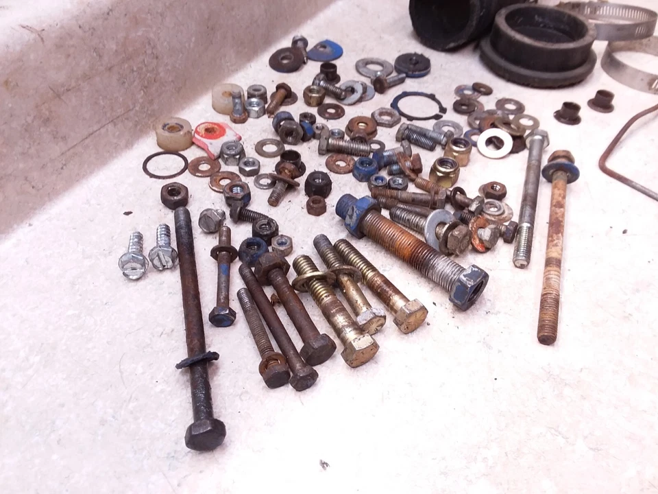 Lote de herrajes pernos de marco varios Maico 440 MC Magnum II MC440/T 1979 ANX-B228 Foto 2 de 4