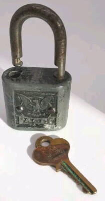 EAGLE LOCK CO PADLOCK WITH BRASS EAGLE KEY 2.5'' Terryville, Conn 1930s Antique 