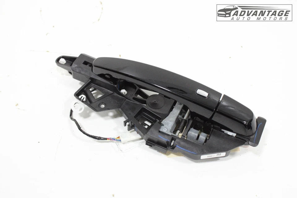 Chevrolet Blazer 2019-2025 manija del panel de la puerta exterior delantera izquierda negra OEM Foto 2 de 4