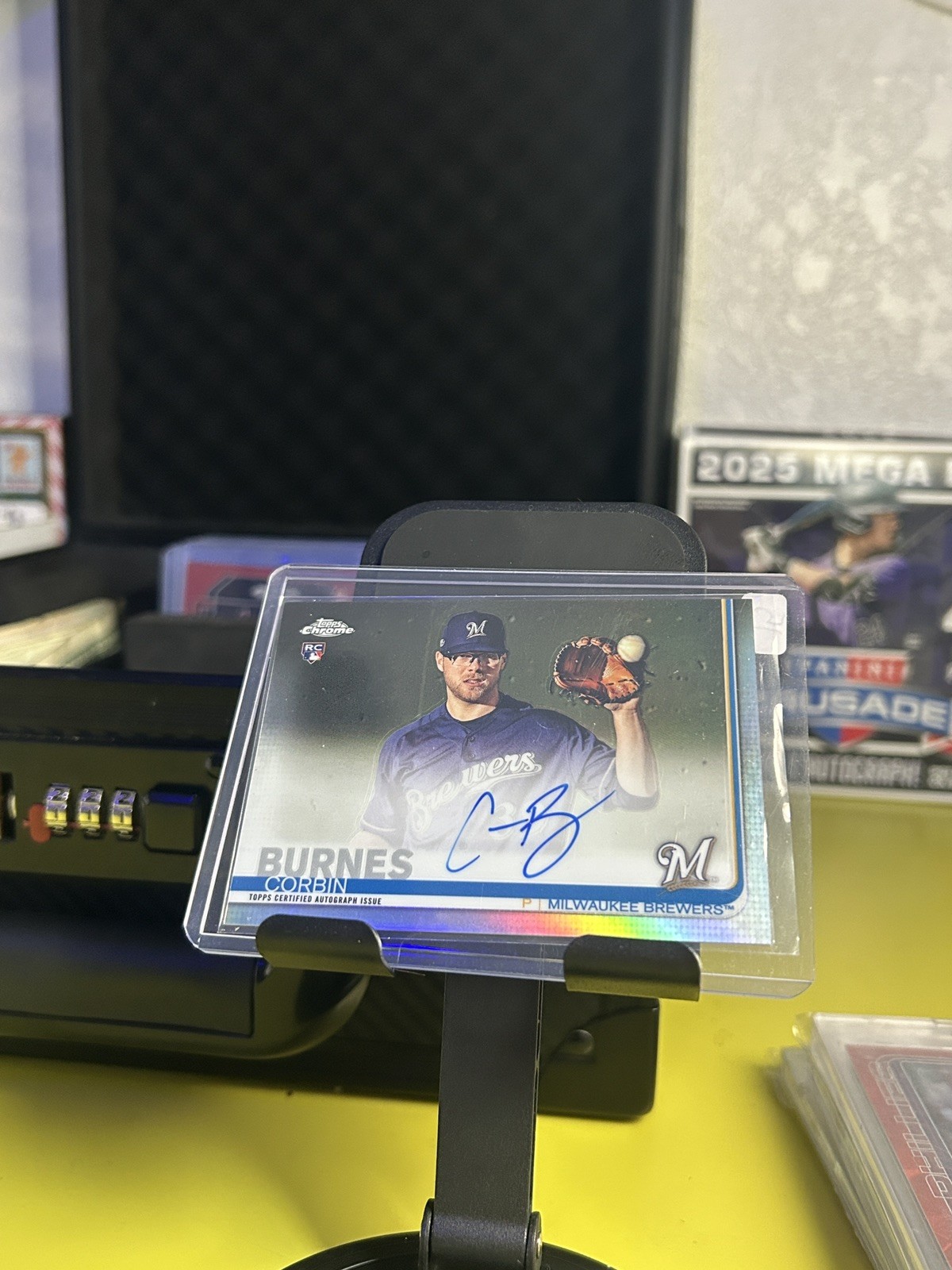 2019 Topps Chrome Rookie Auto Refractor /499 Corbin Burnes #RA-CB Auto 9m2