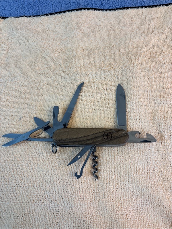 Victorinox Officer Suisse 88mm Swiss Army Knife Wooden Handle