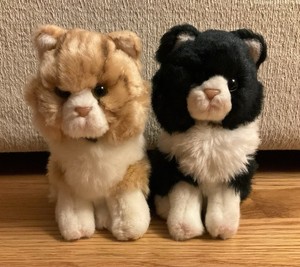 Lot 2 Russ Berrie Yomiko Classics Plush Cats Orange Tabby & Tuxedo Sitting 5.5”
