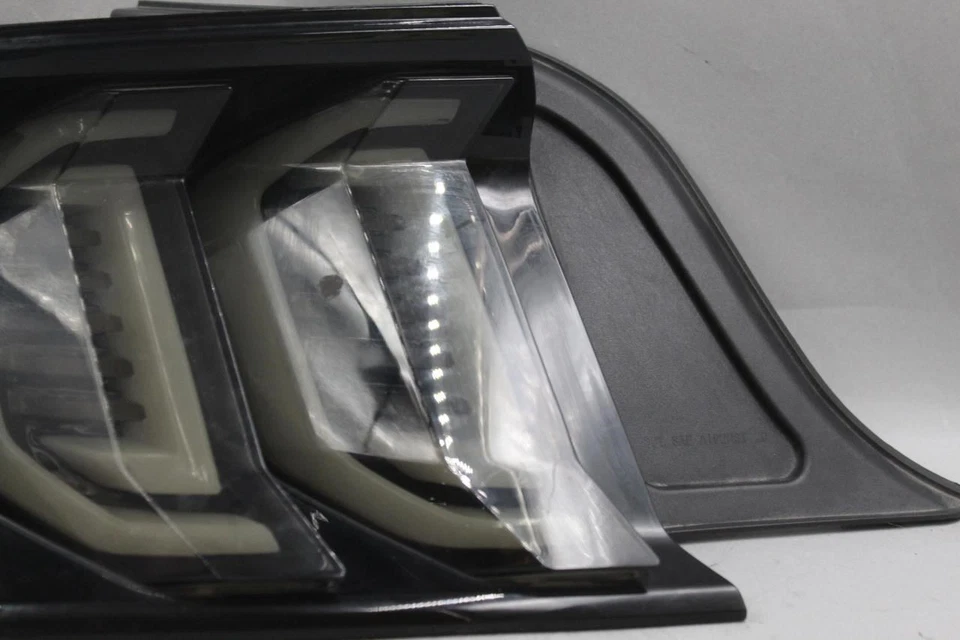 Left Driver Tail Light Shelby GT350 Fits 2015-2018 FORD MUSTANG OEM #41024 - Image 3 of 4