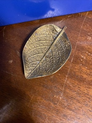 1948 VA Virginia Metalcrafters Mulberry Leaf Brass Dish CW 3-27 5  by 3  -C06