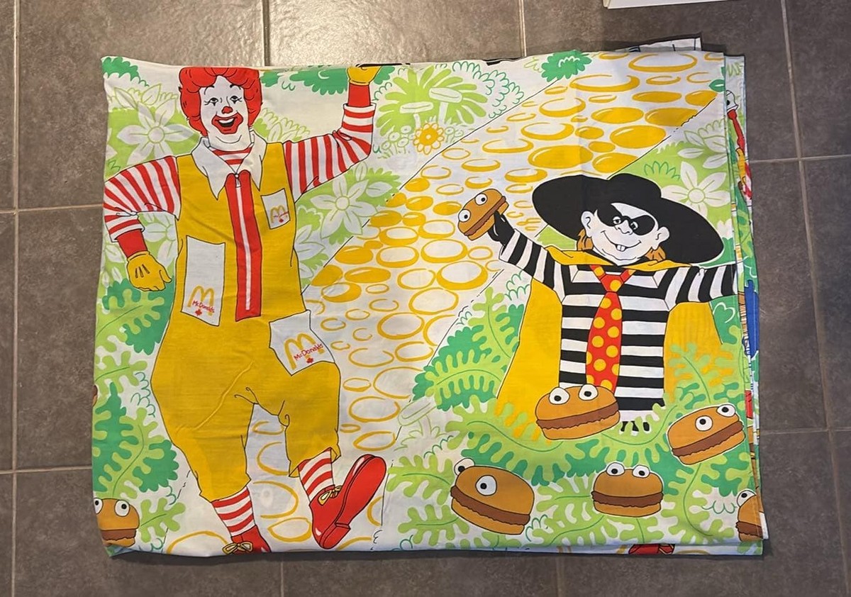 コレクション 78' McDonald's Canada TWIN FLAT Sheets Vintage 1978 McDonalds Twin Flat Bed Sheet Grimace