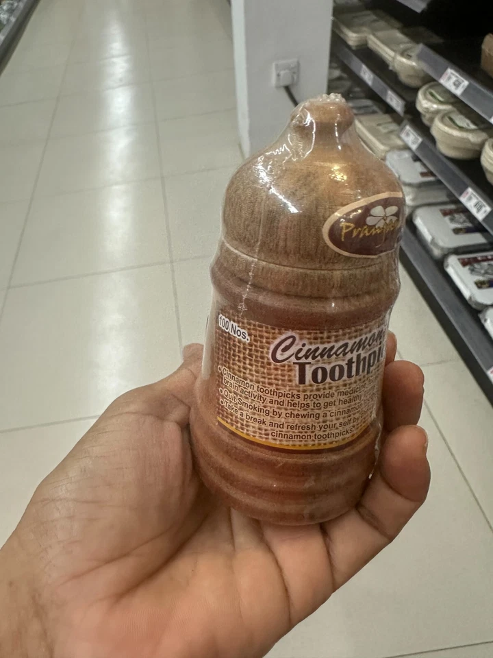 Palillos de dientes de canela de Ceilán y soporte de madera - 100 piezas - 100% sabor ayurvédico natural Foto 3 de 4