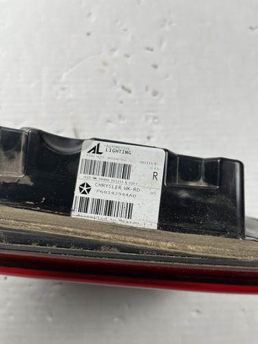 2014-2022 Jeep Grand Cherokee LED Inner Taillight Right/Passenger OEM 68142944AD - Picture 8 of 10