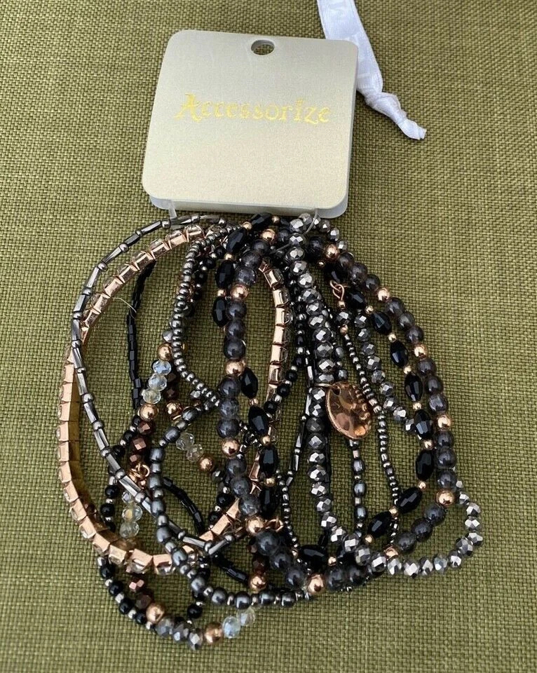 10 Armbandset mit Perlen und Anhängern von Accessorize Neu - Bild 3 von 4