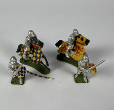 Vintage Britains Medieval Cavalry Knights 4pc Set w/ 2 Jousters 2 Footman