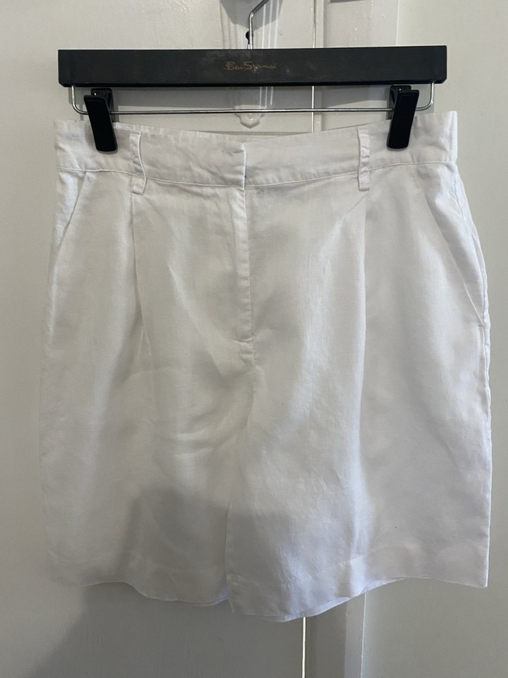 SUSSAN White  linen Zip Front shorts 10- as new