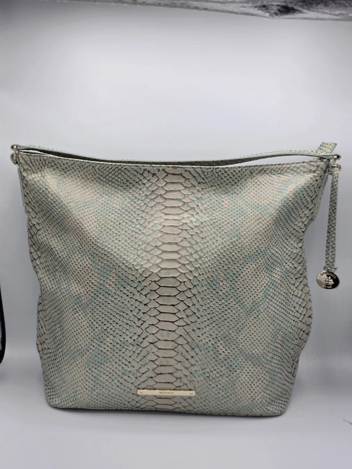 Bolso de Hombro Hobo Brahmin Ópalo Sevilla Harrison Serpiente Repujado y Cartera a Juego Foto 2 de 4