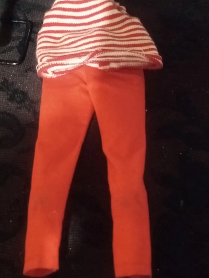 Beautiful Vintage 60's Midge Barbie w/ Original Vintage Barbie Clothes & Case - image 4 of 4