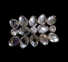 Vintage silberfarbene Brosche mit klaren Steinen 1,2 x 2" Preloved sehr guter Zustand