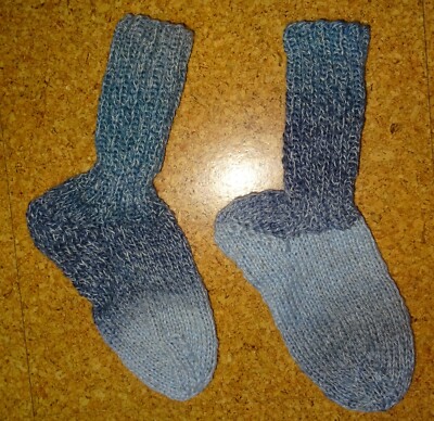 Socken handgestrickt mit Regia Highland Tweed Wolle 28 -29 jeansblau tweed