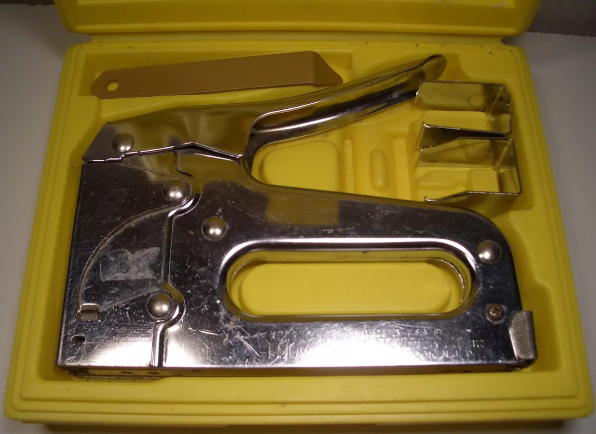 ARROW STAPLE GUN KIT MODEL T 50 M WITH 2 ATTACHMENTS STAPLE