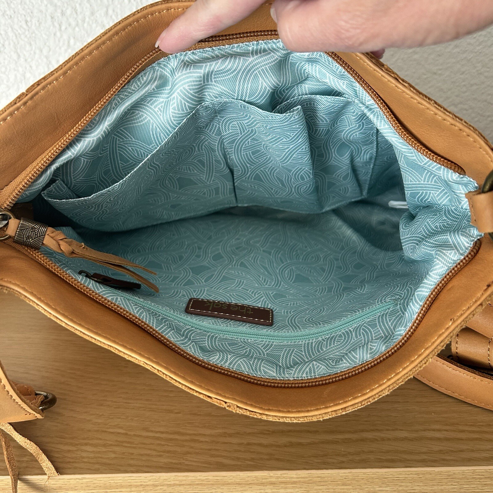 The Sak Heritage Leather Crossbody NWOT Medium Zipper British Tan