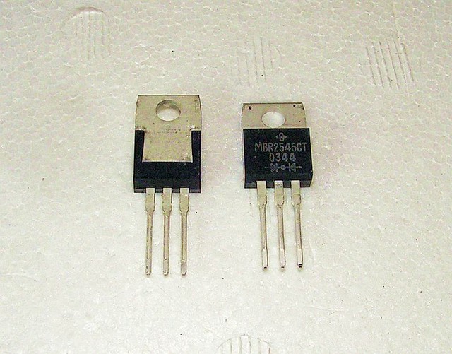 Professionele uitruisting TO-220AB STPS3045CT Diode Schottky 45V 30A 3 ...