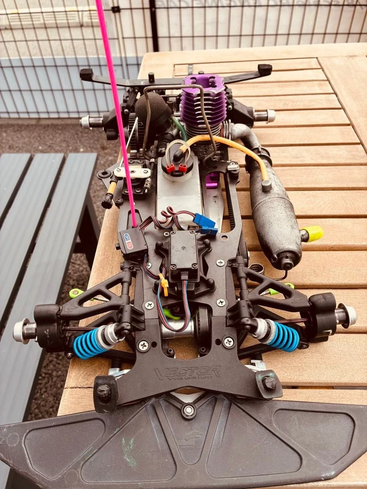 Serpent Vector 1/8 Central RC Chassis Radio Control Car Parts AS IS - Image 4 of 4