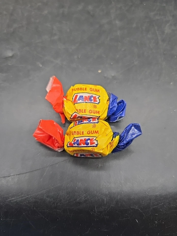 "2 piezas de goma de mascar Lance Bubble 1983 vintage 2"" raras" Foto 4 de 4