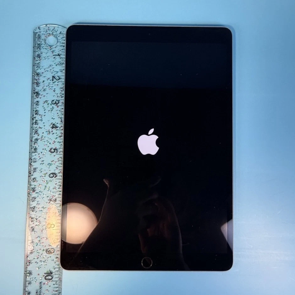 Apple iPad Pro (1st Generation) Wi-Fi + 4G Tablets & eReaders with