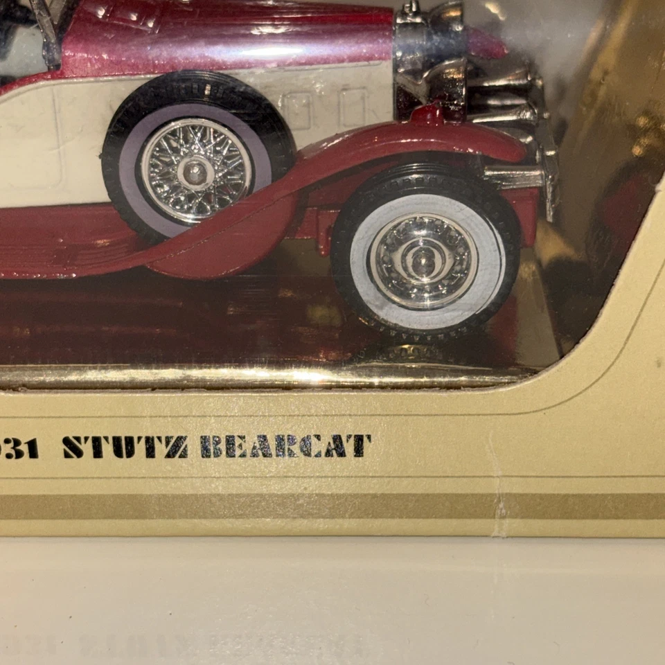 Matchbox Models of Yesteryear Y-14 1931 Stutz Bearcat White/Red DIFFERENT WHEELS - Image 2 of 4