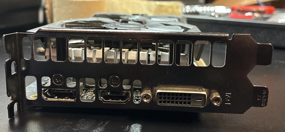 Used ASUS STRIX-RX560-4G-GAMING Strix Radeon RX 560 4GB GDDR5 Graphics Card - Image 4 of 4