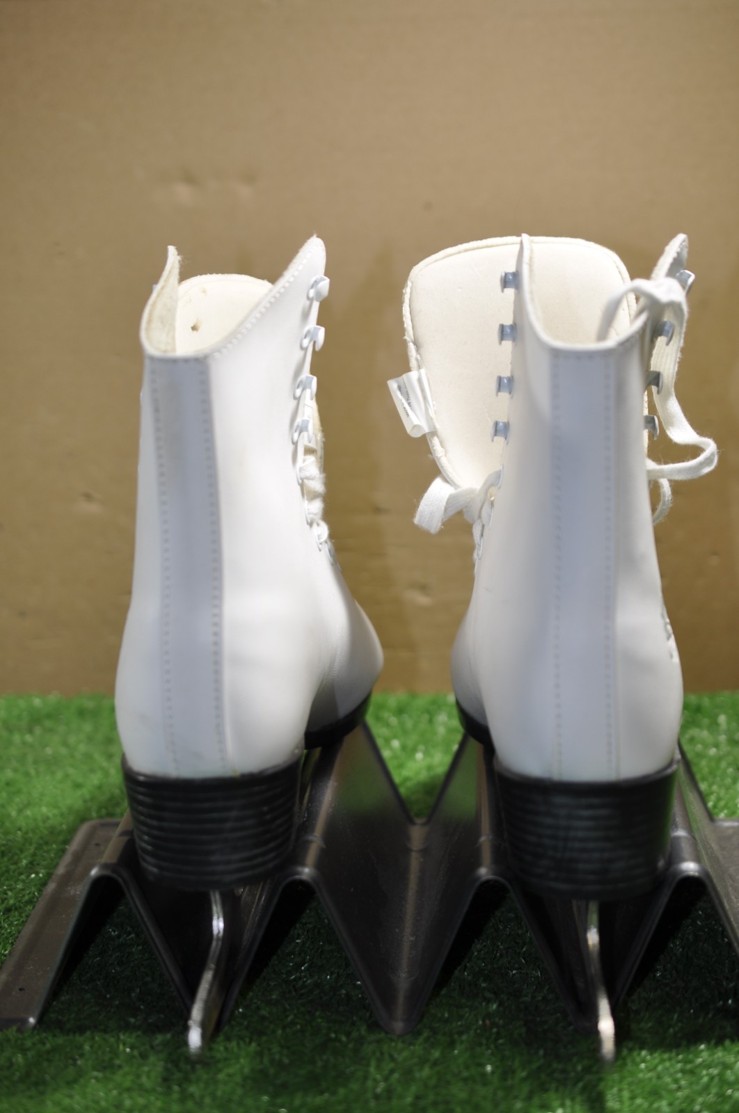 CCM Pirouette CS skate size 8 womens ice figure skates VGC #206