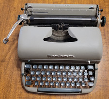 1954 / Remington / QUIET RITER / Vintage Portable Typewriter / RARE thumbnail