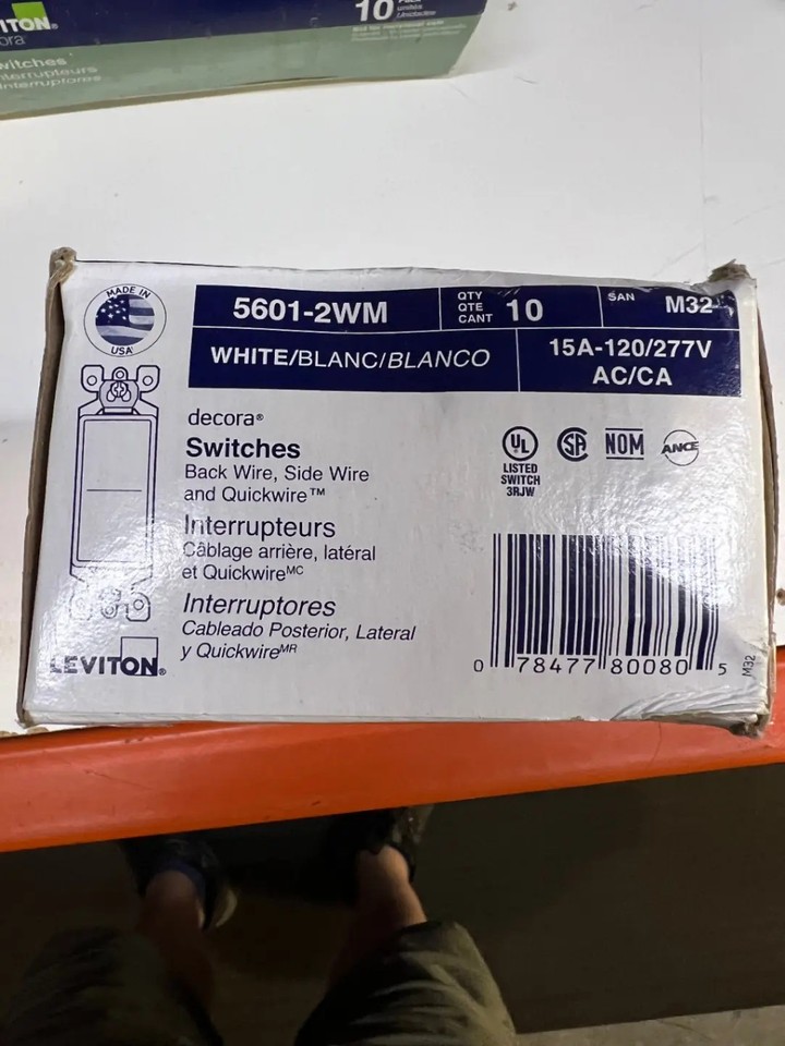 Leviton® Decora® 5603-2E 3-Way Grounding AC Quiet Switch, 120/277 VAC, 15 A, 1/2 Hp, 2 Hp Power