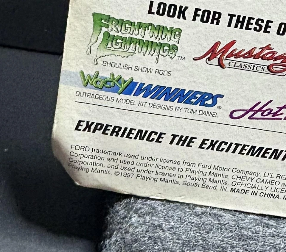 复古 Johnny Lightning Truckin' America Studebaker Champ 压铸 1: 64 全新带盒 1997 — 第 3/4 张图片