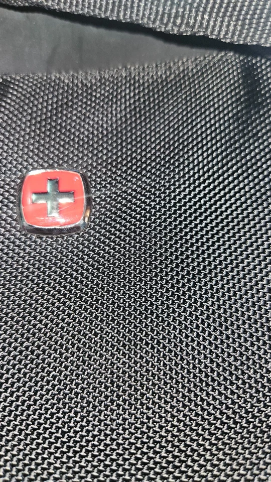 NUEVO SIN ETIQUETAS Wenger Swiss Army Gear Negro Maletín para Laptop Bolso Mensajero Estuche Foto 4 de 4