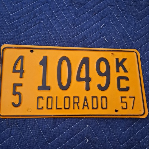 COLORADO 1957 TRUCK LICENSE PLATE PAIR 45 1075 KM PLATES KIOWA COUNTY NEW COND - Afbeelding 2 van 3