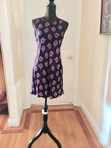 NWOT- Buyer Too! / Purple WIith White Floral Detail Sheath Dress / Size 11 - Picture 2 of 7