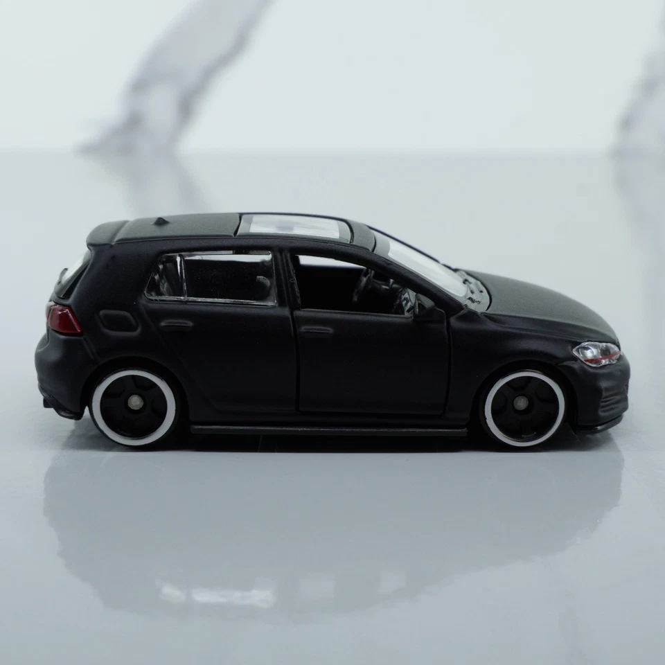 Volkswagen Golf GTI Mk7 2017 - Burago escala 1:64 coche modelo diecast negro Foto 3 de 4