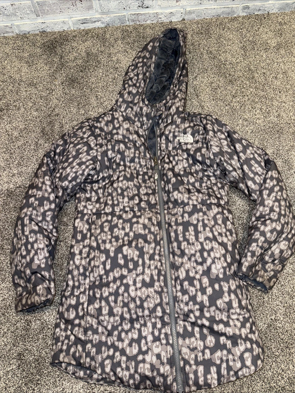 The North Face Girls Mossbud Hooded Reversible Jacket Swirl Leopard Print Size L