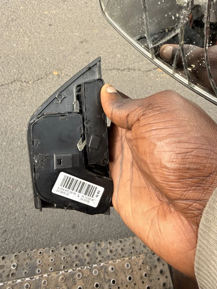 12-14 Mercedes W204 C250 GLK350 Front Left Driver Side Seat Control Switch OEM - Image 4 of 4