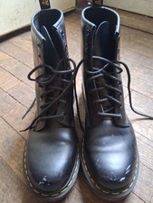 Dr. Martens Black Leather Combat Boots Lace Up Slip Resistant Men's/Women US 10