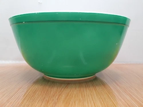Pyrex Primary Green Mixing Nesting Bowl #403 Vintage 2 1/2 Qt USA