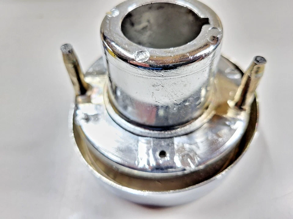 1961 1962 OLDSMOBILE F85 CUTLASS NOS TAIL LIGHT HOUSING 5951788 Foto 4 de 4