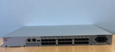 Netzwerk Switch Brocade 300  24Ports SFP 8Gbits Inkl. Rack Schienen
