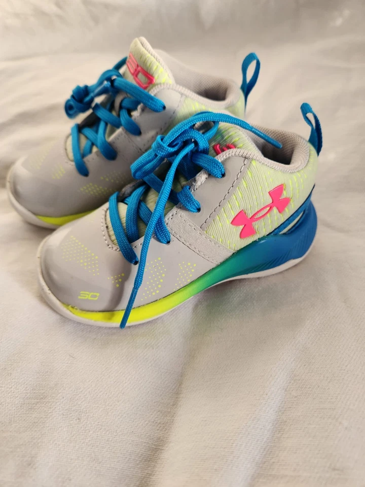 Under Armour Curry 2 Splash Fiesta Niños Niño Bebé 5k Zapatos 3026282-100 Nuevos sin Caja Foto 2 de 4