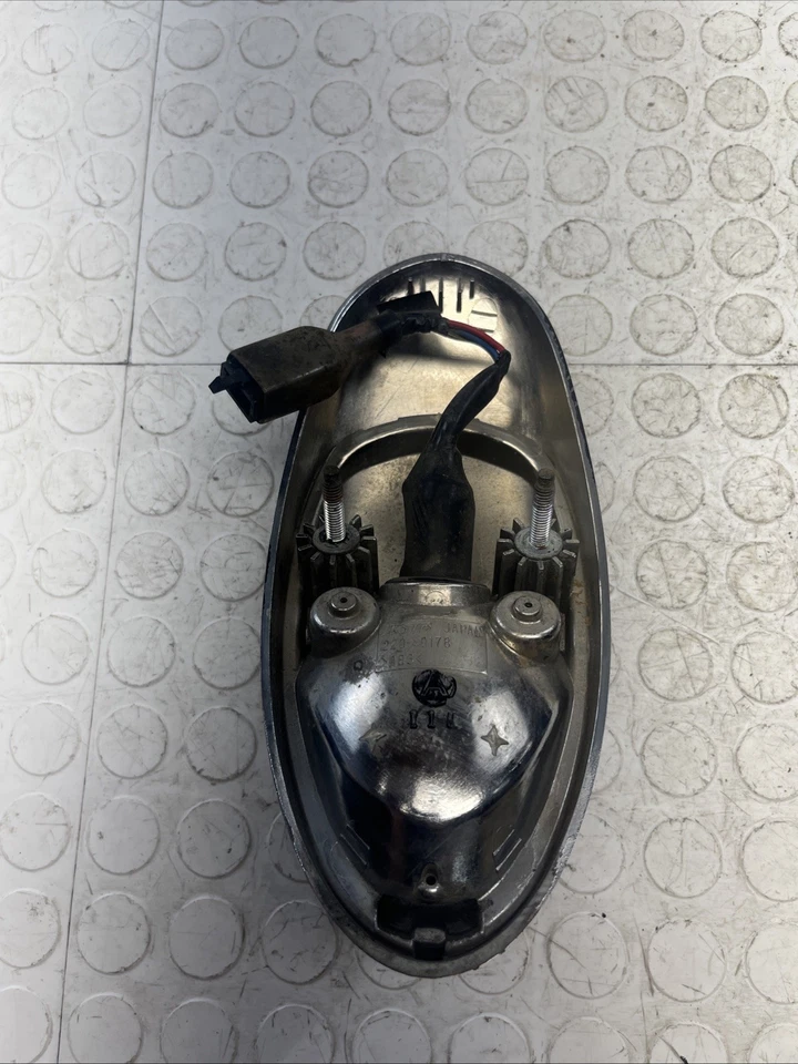 Объектив заднего фонаря 2006-2015 KAWASAKI VN900 Vulcan прозрачный задний фонарь от оригинального производителя - Изображение 3 из 4