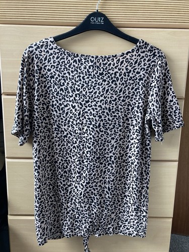 Women's Animal Beige Black Button Print Shirt Sleeve T Shirt M&Co Size 10 VGC - Picture 3 of 6