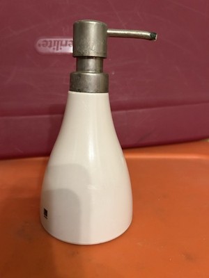 Umbra Soap Dispenser White Pump Kitchen Bathroom Lotion Sanitizer