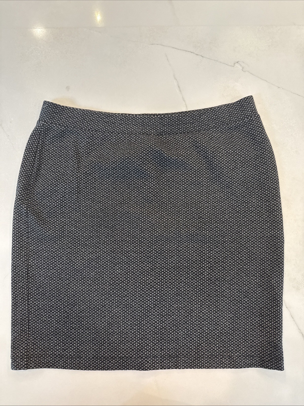 LOFT Women’s Textured Pencil Skirt Black White Geo Pattern Size M