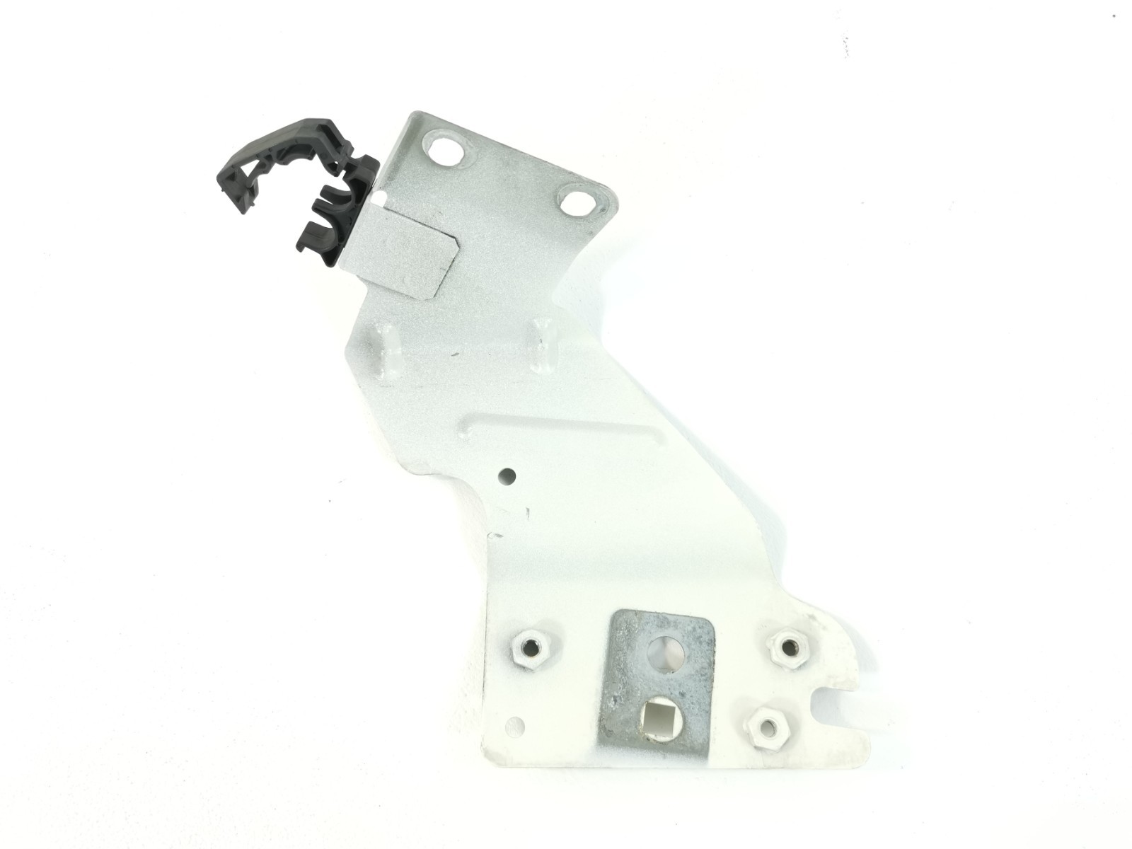 Maserati Ghibli 2017 RWD M156B 3.0 L Front Left Lower Fender Bracket Mount OEM