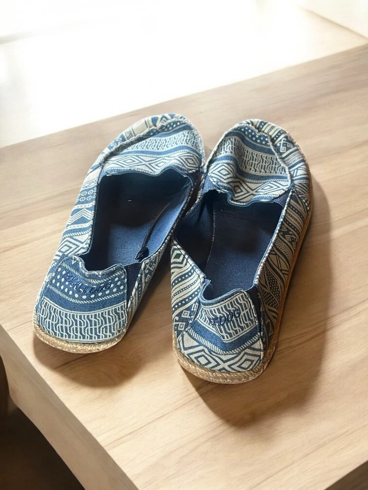Zapatos planos sin cordones Rocket Dog para mujer azul tribal talla 8 alpargata punta redonda Foto 3 de 4