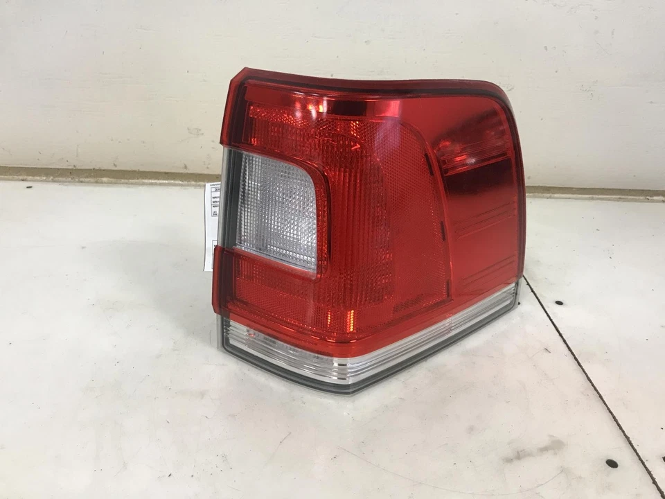 Conjunto de luz trasera derecha usado se adapta a: Lincoln Navigator 2016 cuarto panel montaje Foto 3 de 4