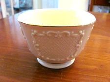 LENOX CREAM COLOR PORCELAIN BOWL DISH GOLD ACCENTS MINT